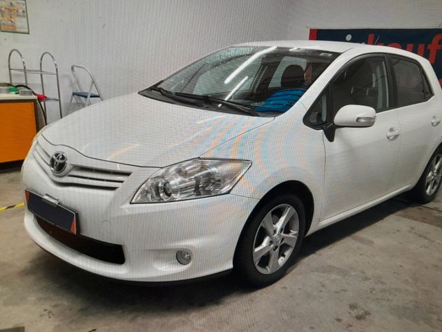 Toyota Auris Travel