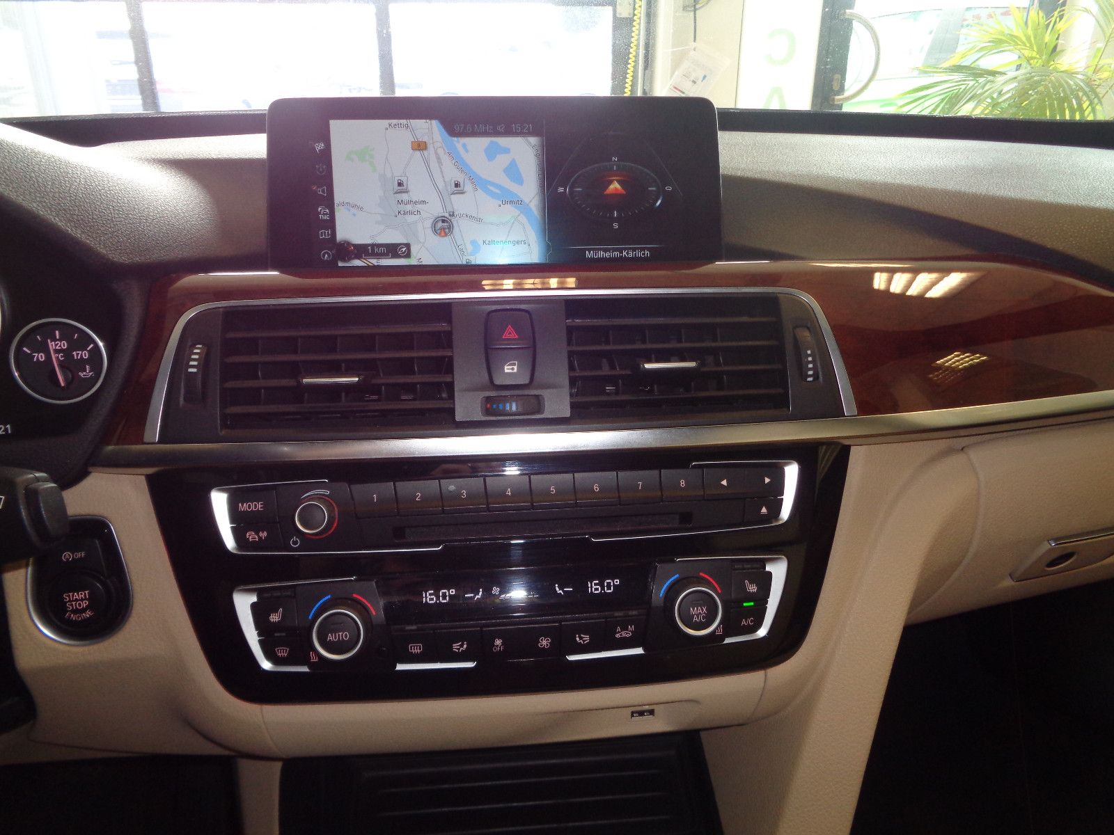 Fahrzeugabbildung BMW 330 Gran Turismo / LED / LEDER / KAMERA