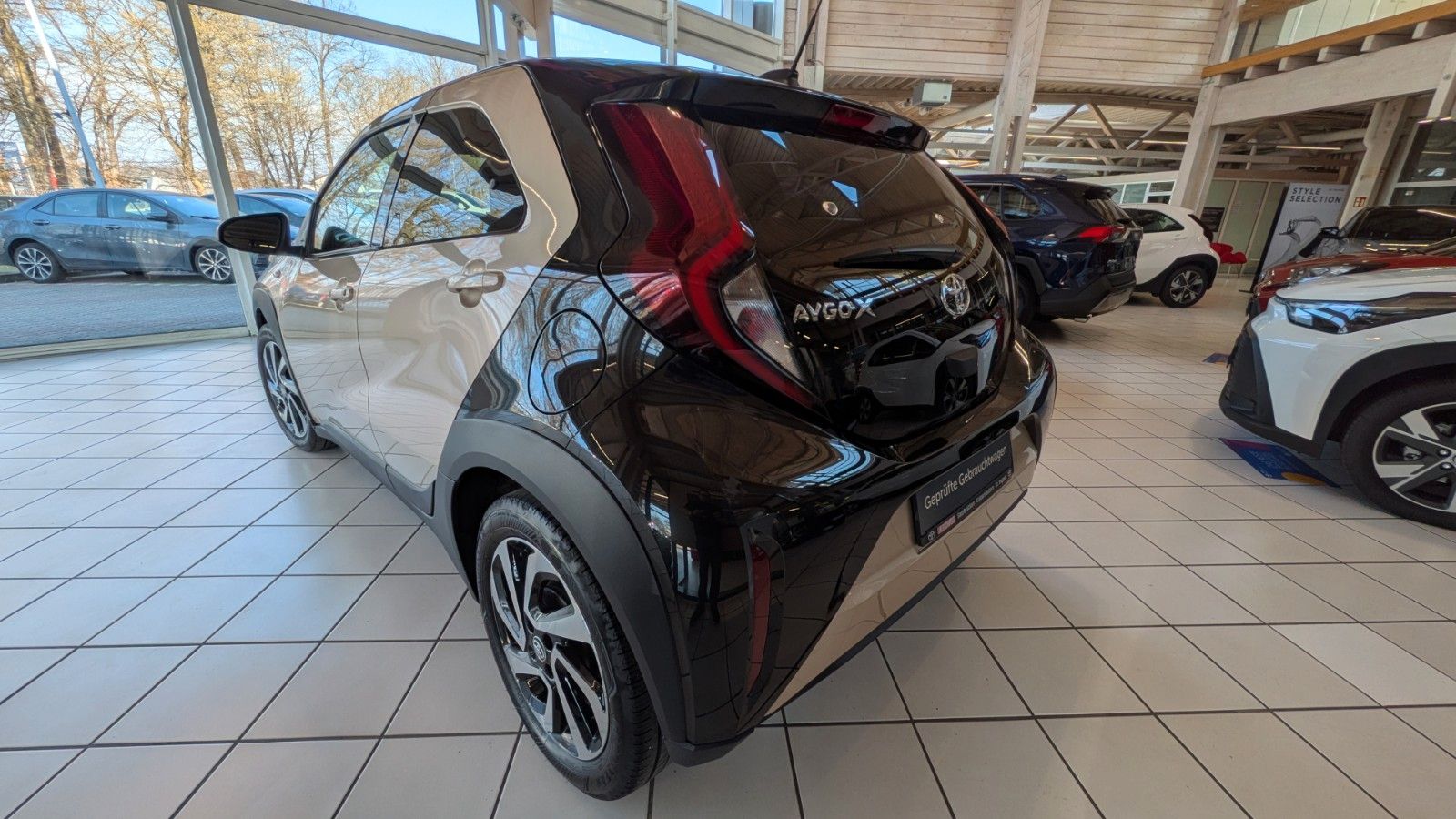 Fahrzeugabbildung Toyota Aygo X Pulse inkl. Rückfahrkamera