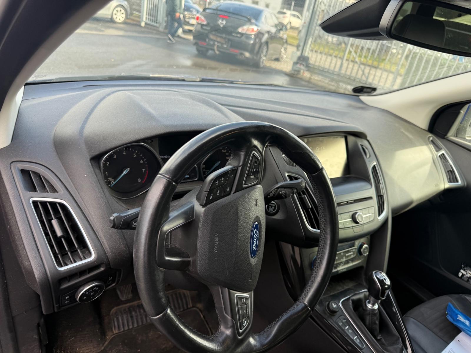 Ford Focus 2014 — photo 8