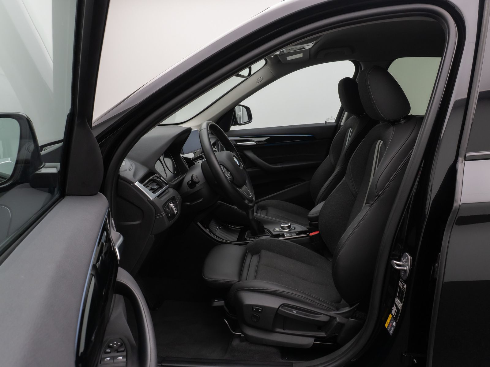 Fahrzeugabbildung BMW X1 xD25e Sport Line Kamera DAB HiFi LED 18Zoll