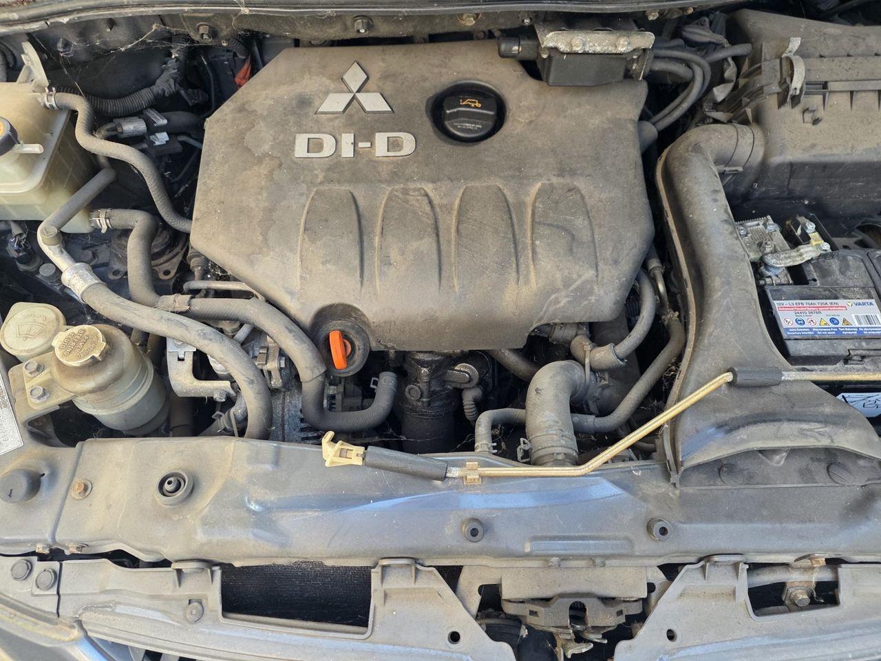 Mitsubishi Grandis 2006 — photo 13
