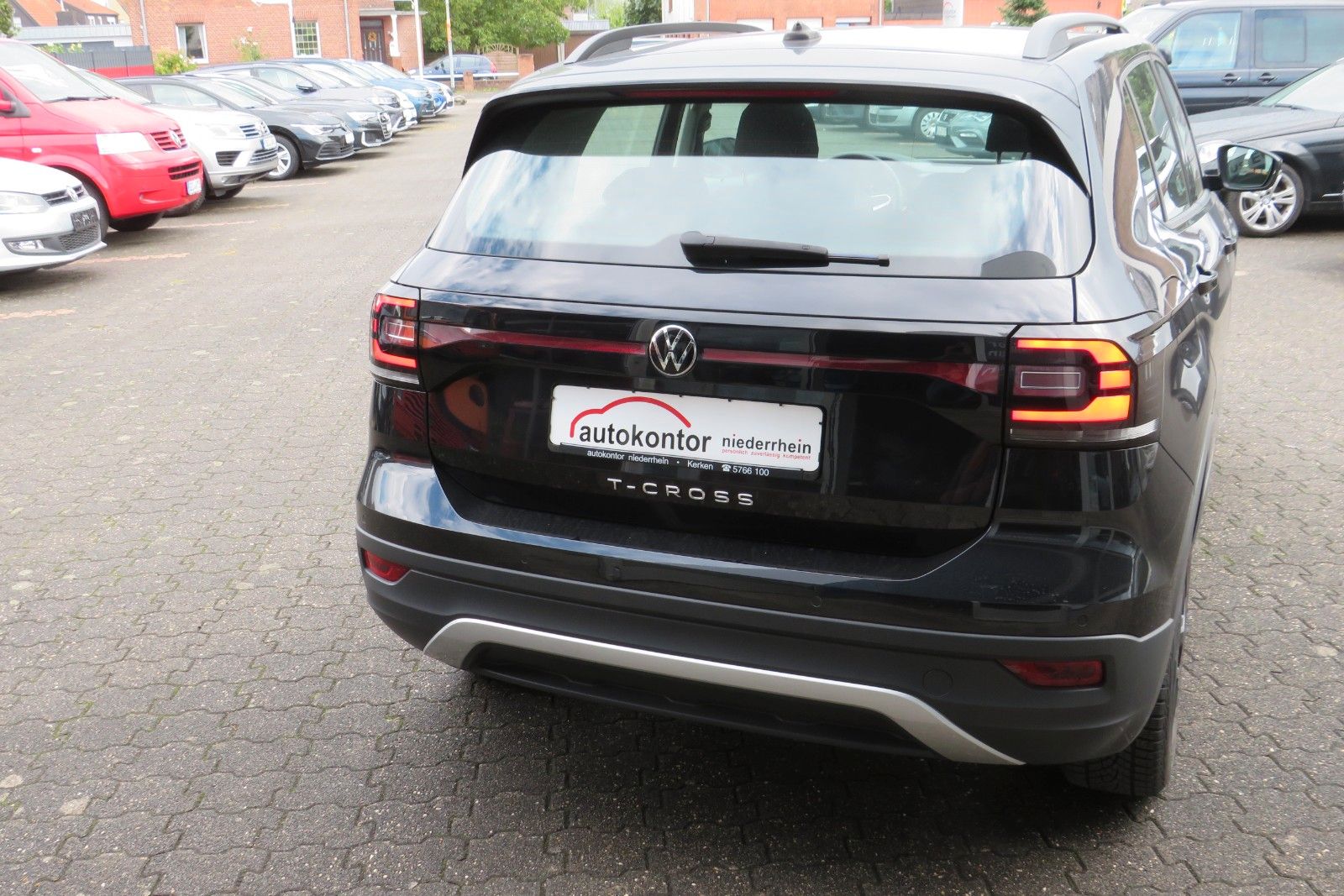 Fahrzeugabbildung Volkswagen T-Cross Life LED SPORT-PAKET SITZH. NAVI APP