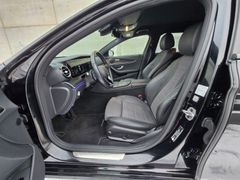 MERCEDES-BENZ E300 d 4Matic T-Modell Avantgarde Night MBUX AHK