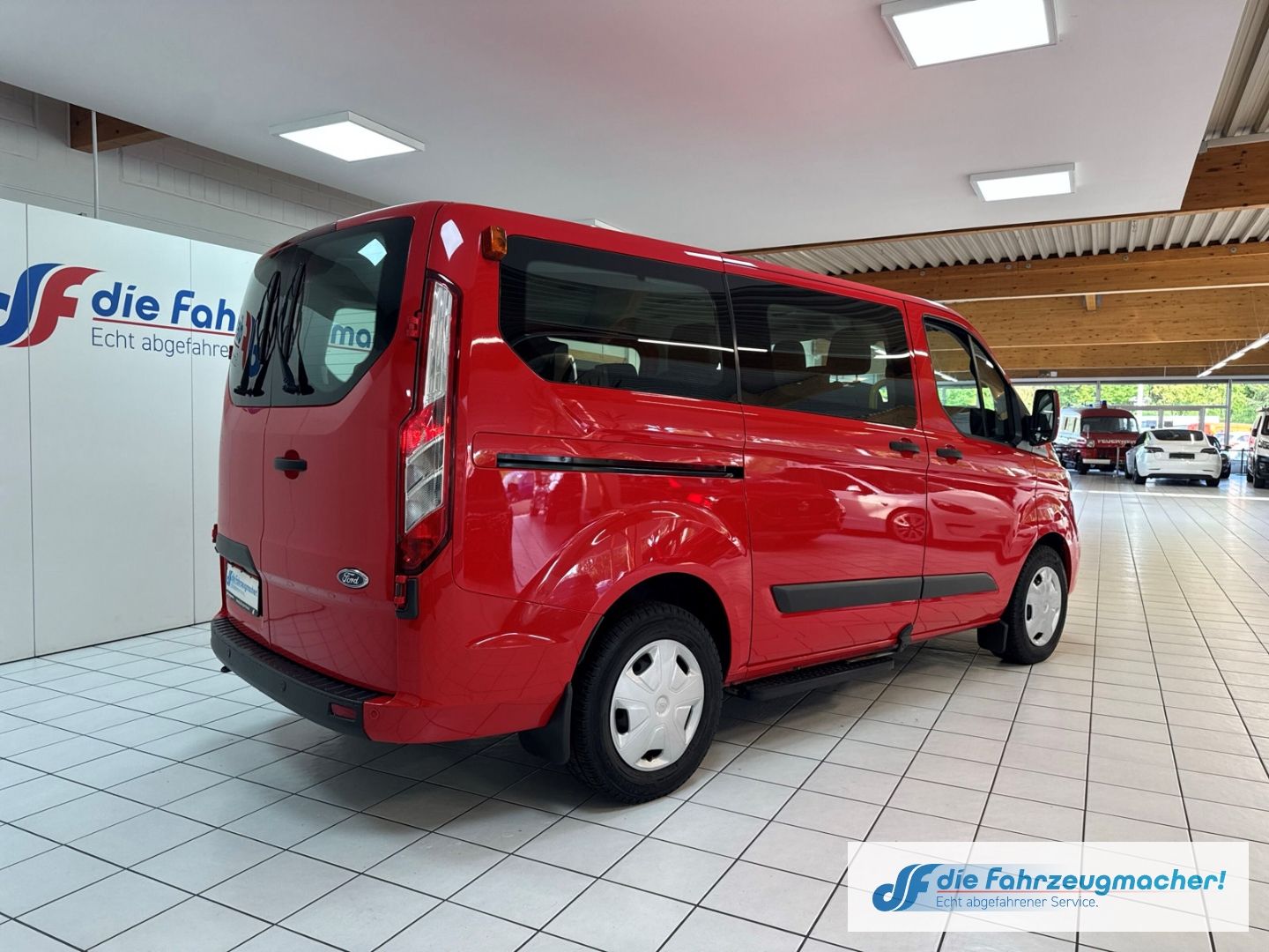 Fahrzeugabbildung Ford Transit Custom 320 L1 Trend 2.0 TDCi 9-sitzer *K