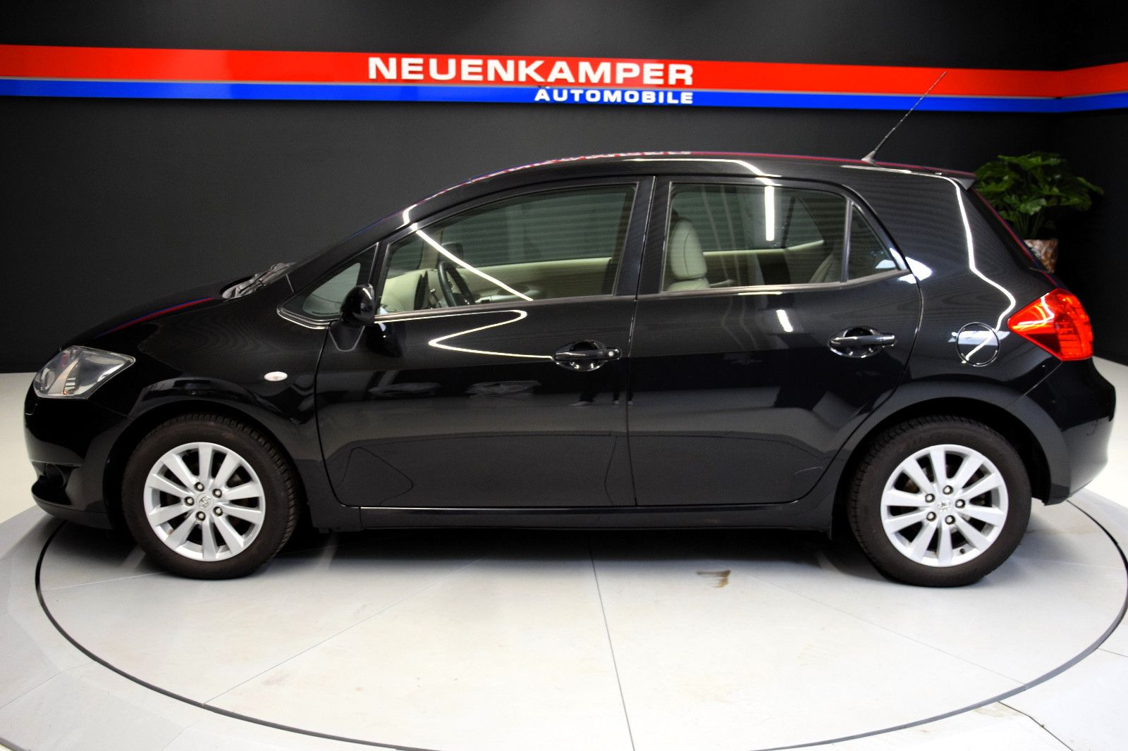Fahrzeugabbildung Toyota Auris Executive 1. Hand Sitzheiz. Automatik PDC