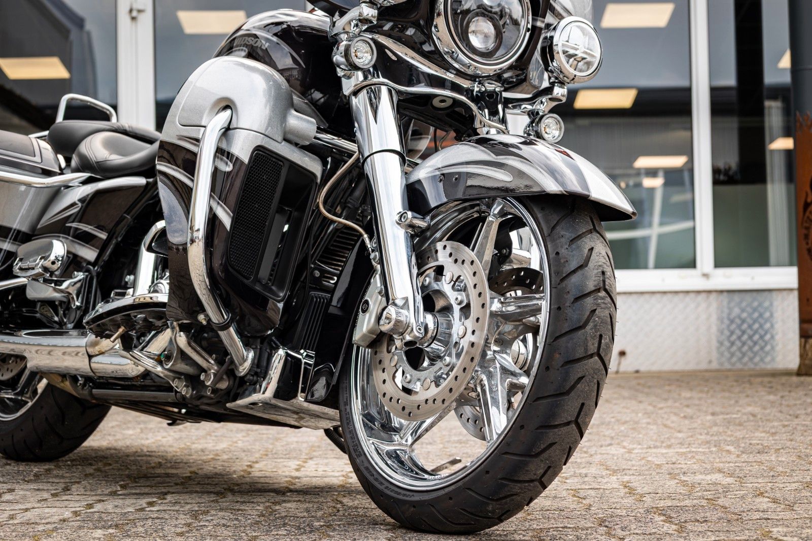 Fahrzeugabbildung Harley-Davidson CVO STREET GLIDE 110 FLHXSE - KESSTECH
