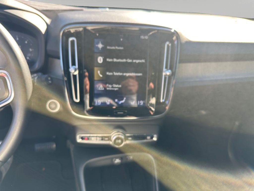 VOLVO XC40 D4 AWD Geartronic Nur an Händler!!! VOLVO XC40 D4 AWD Geartronic Nur an Händler!!!