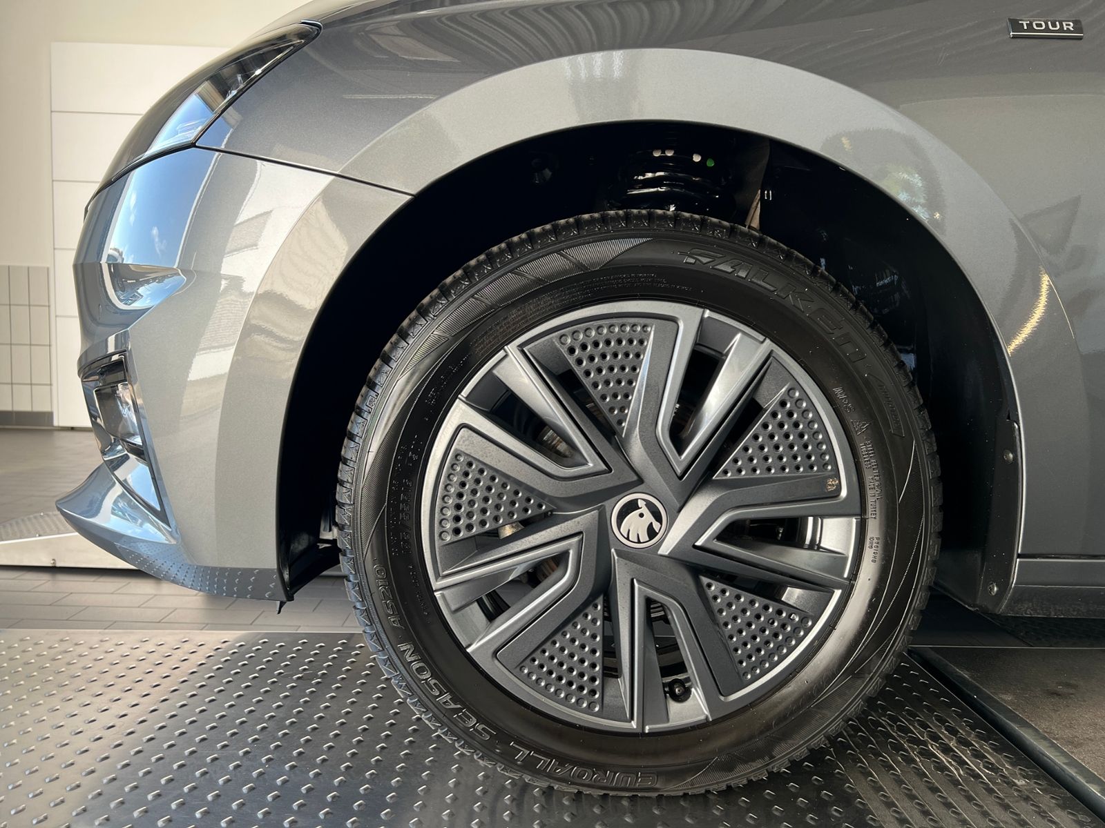 Fahrzeugabbildung SKODA Fabia Selection Tour 1.0 TSI *Vorb.AHK,LED,Kamer