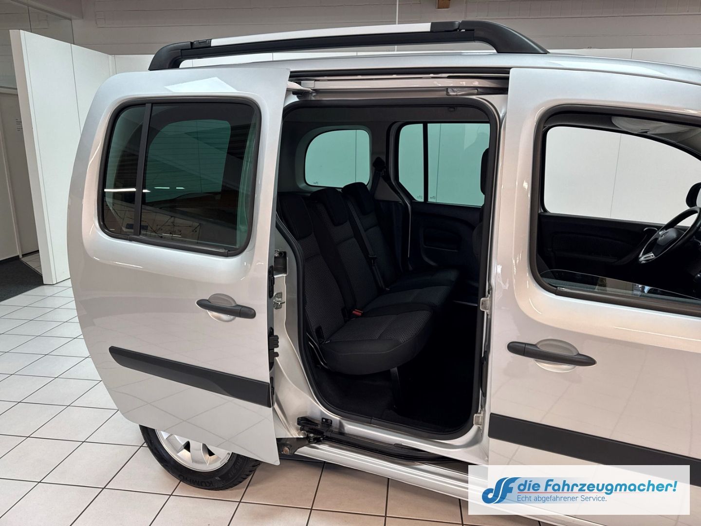 Fahrzeugabbildung Mercedes-Benz Citan 112 lang Klimaautom SHZ Temp PDC Berganfah