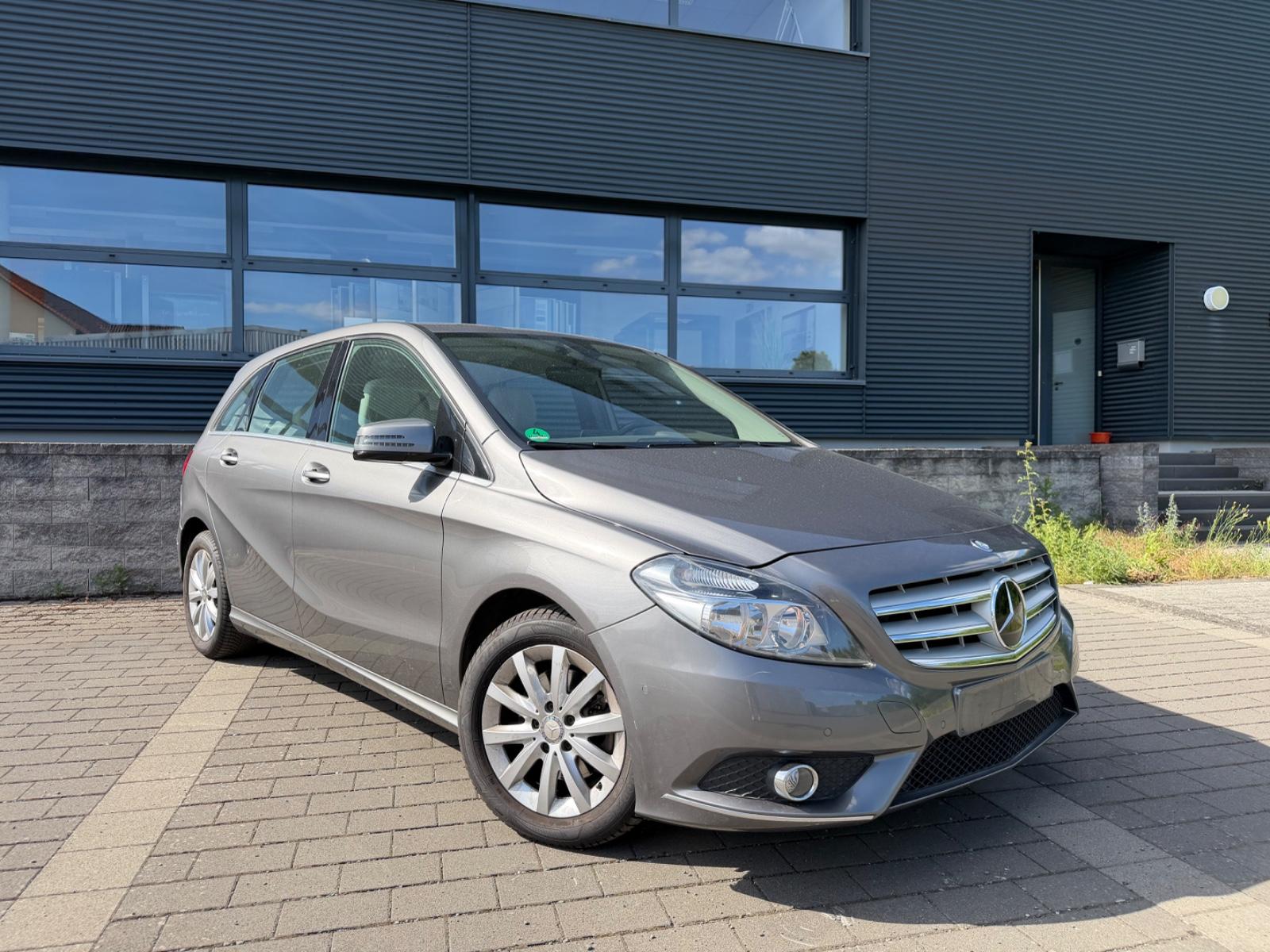 Mercedes-Benz B200 115kW 7G-Autom. *1.HAND+NAVI+KAM+MEMO*