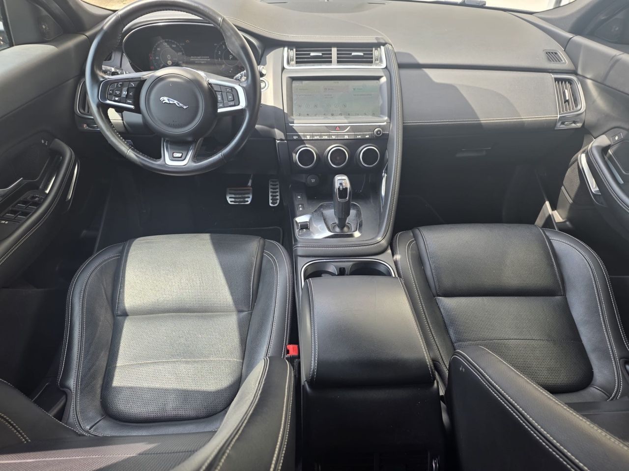 Jaguar E-Pace 2.0 249 CV AWD aut. R-Dynamic imagem 2