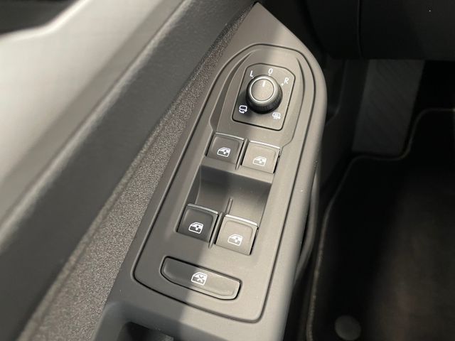 Golf VIII Life 1.5 eTSI DSG LED RFK SHZ ACC