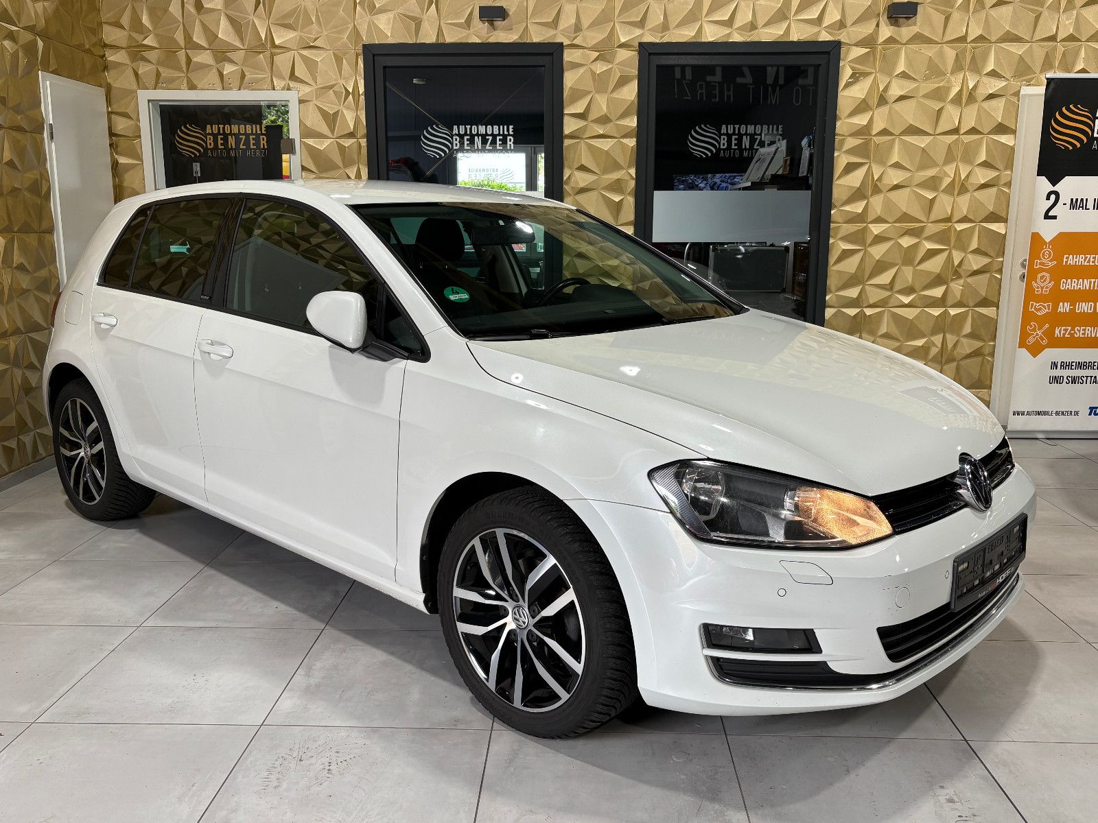 Fahrzeugabbildung Volkswagen Golf VII Lim. Allstar BMT/NAVI/PDC/SHZ/KLIMA/
