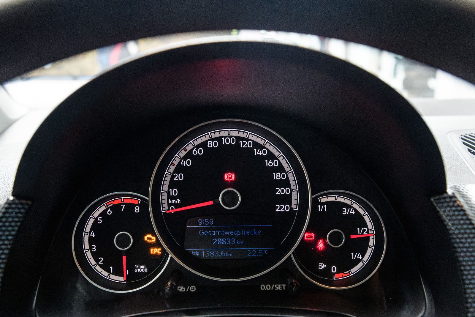 Fahrzeugabbildung Volkswagen up! 1.0l 48kw +4-türig + Maps & More + GJReifen