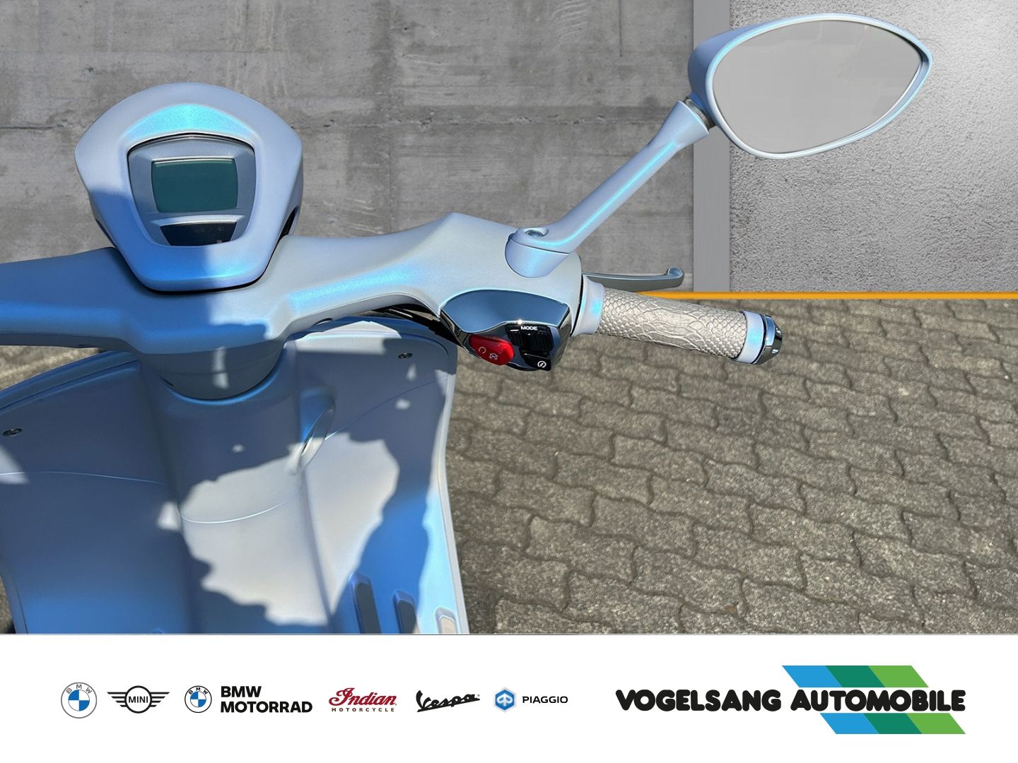 Fahrzeugabbildung Vespa 946 Sondermodell Snake, Limitiert auf 888 Stück,