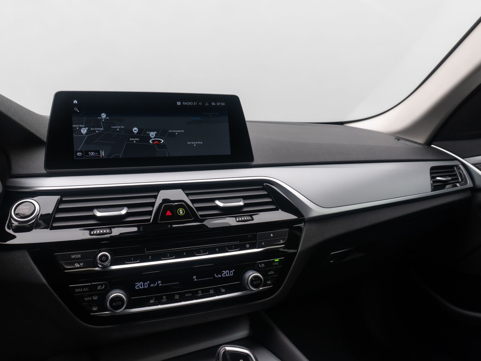 Fahrzeugabbildung BMW 520d Kamera HUD Alarm Geschwindig Sport 18Zoll