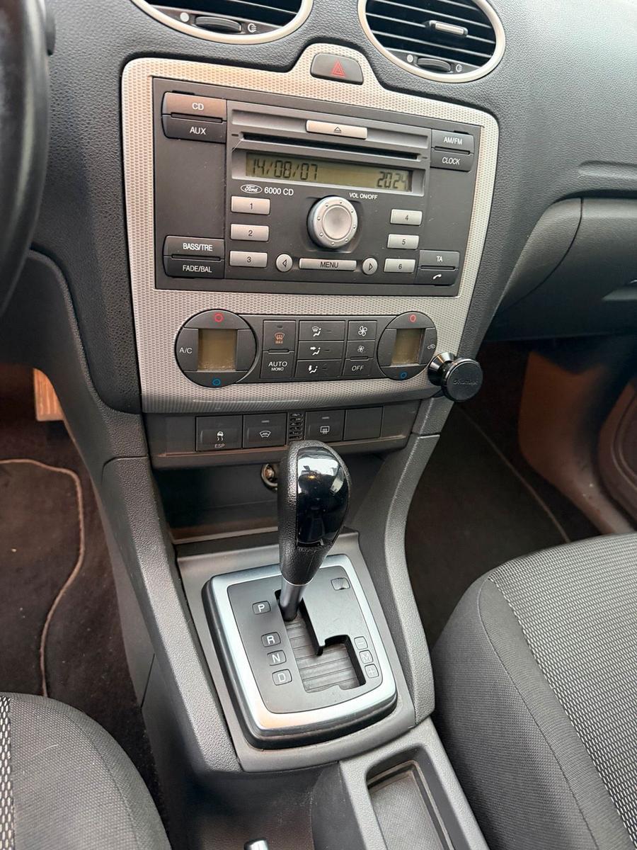 Ford Focus 2006 — photo 8