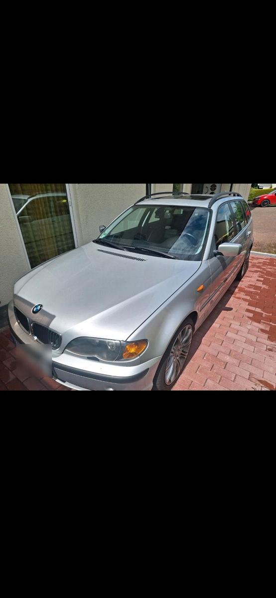 BMW 320 2004 — салон