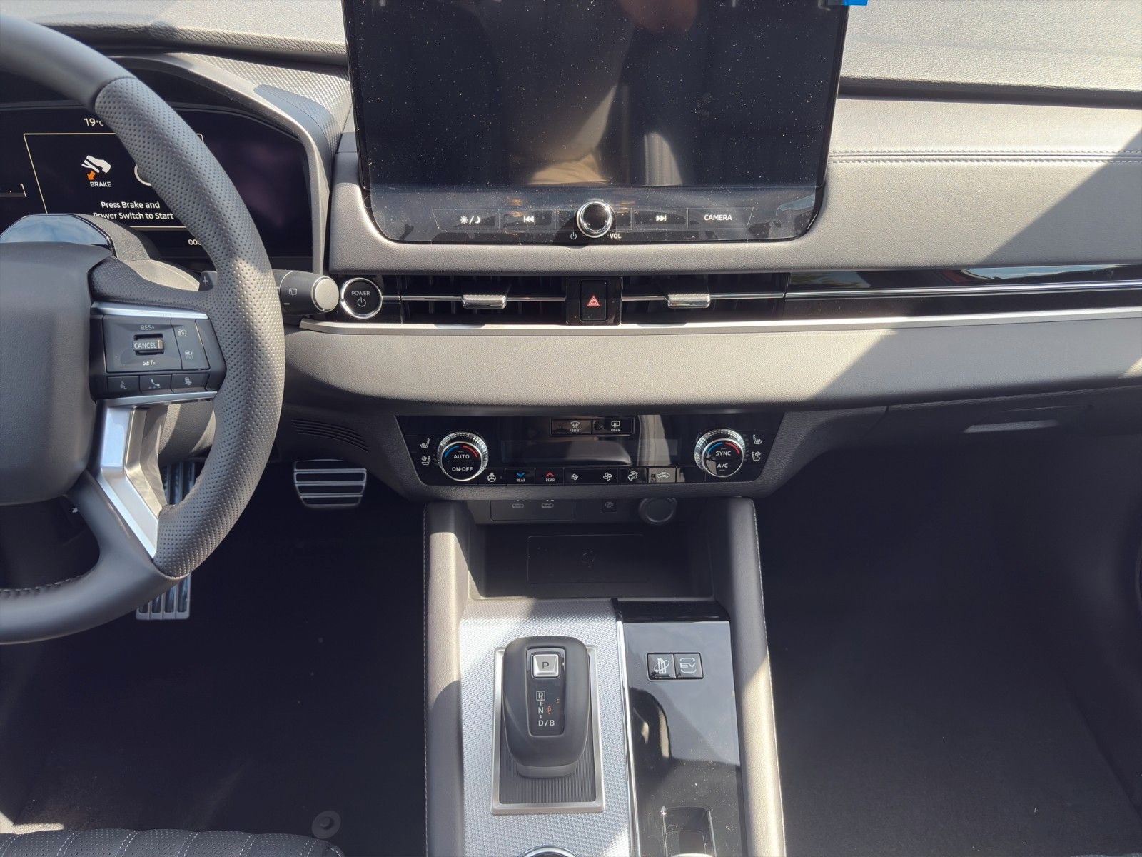 Fahrzeugabbildung Mitsubishi Outlander 2.4 PHEV 4WD TOP Leder Pano Standheizu