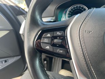 Fahrzeugabbildung BMW 520 d Touring Sport Line Aut. AHK ACC HUD uvm.
