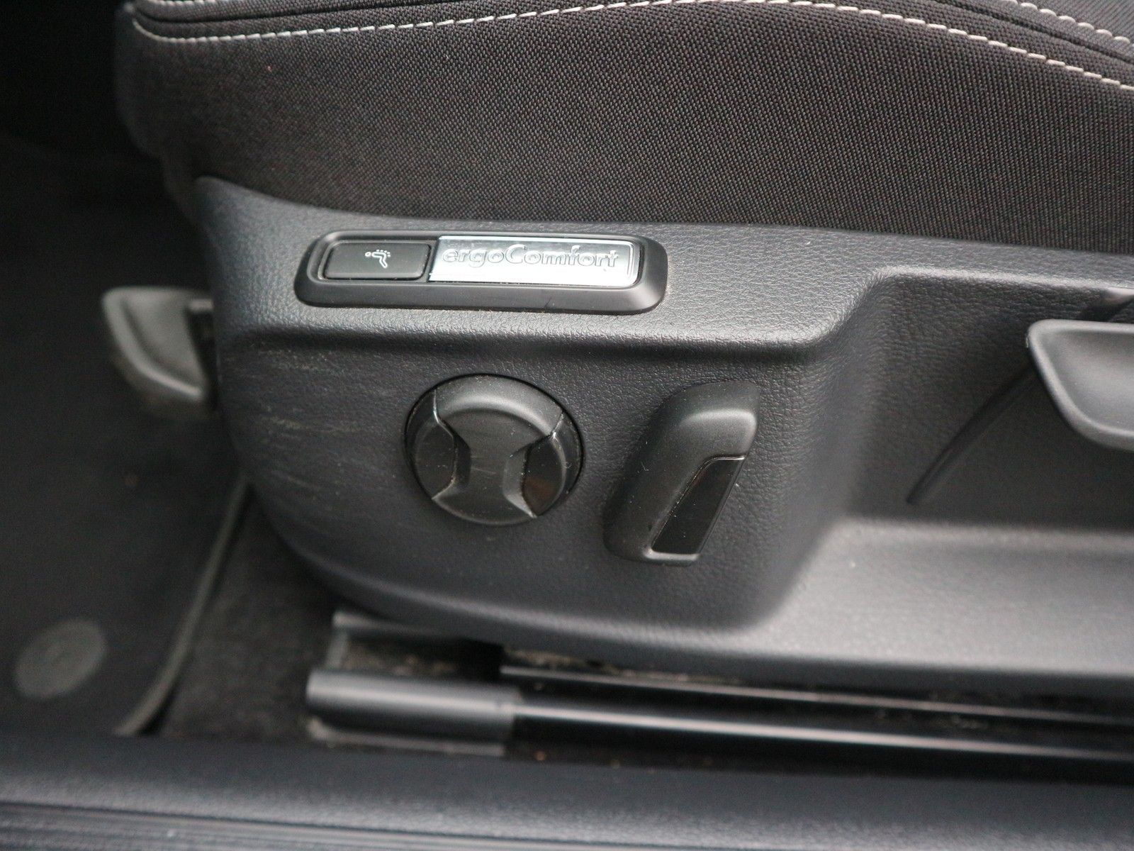 Volkswagen Passat - Bild 10
