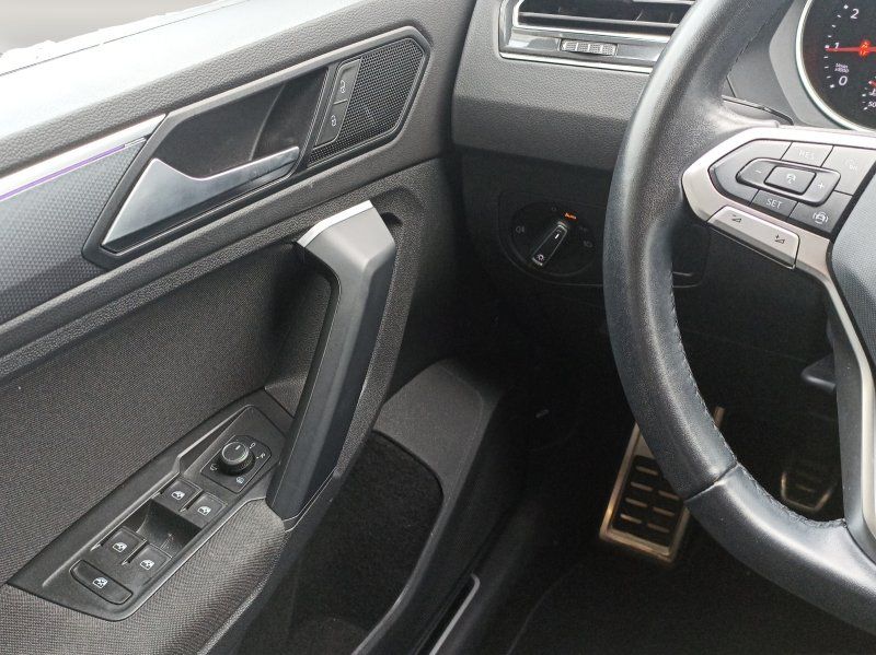 Fahrzeugabbildung Volkswagen Tiguan 1.5 TSI Active   ACC+KAMERA+NAVI+SMART-LI