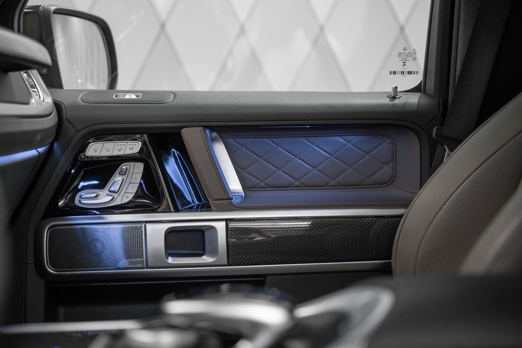 G 63 AMG 4×4² SAND / BEIGE WARRANTY - Bild 23