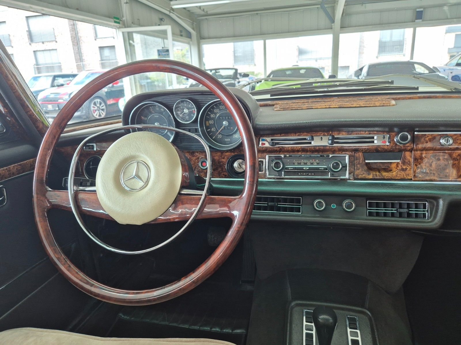 Fahrzeugabbildung Mercedes-Benz 300 SEL 6.3/Deutsch/Historie/3. Hd./WGA 62