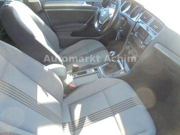 Volkswagen Golf - 11