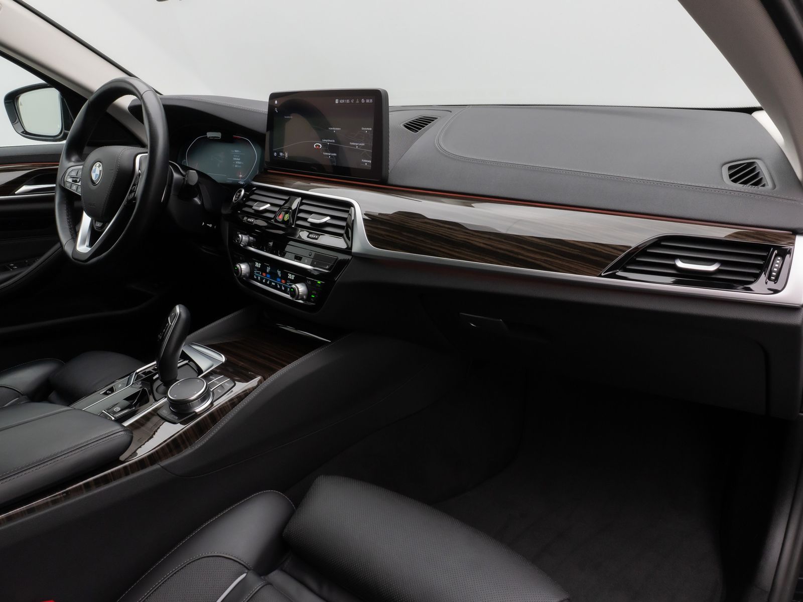 Fahrzeugabbildung BMW 540d xD Luxury Line Laser 360°HUD DAB HiFi AHK