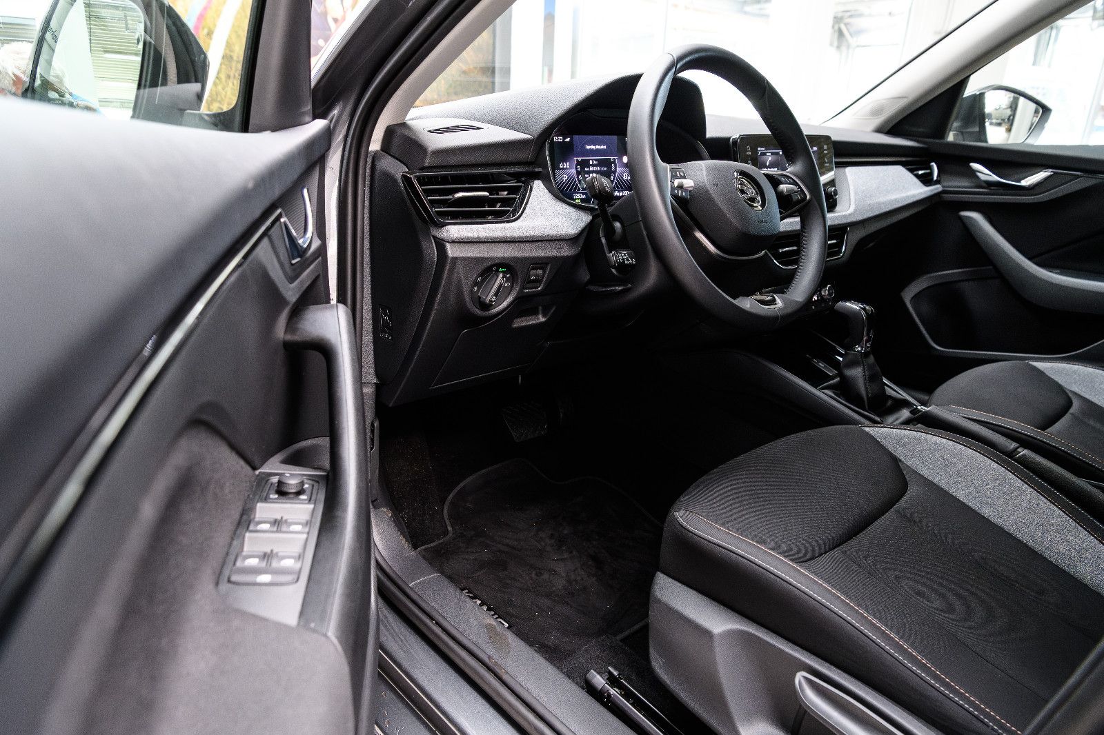 Fahrzeugabbildung SKODA Kamiq Selection 1.0 TSI LED+KAMERA+ACC+APP