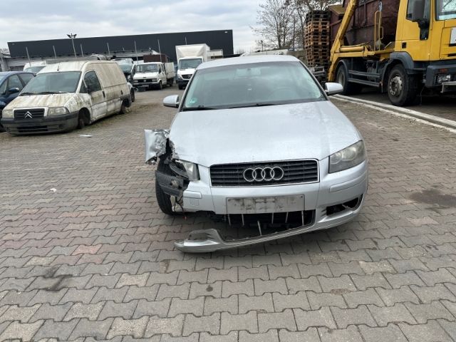 Audi A3 1.6 Attraction AD Klimaautom SHZ Temp Tel.-Vo