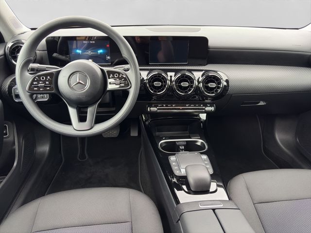 Fahrzeugabbildung Mercedes-Benz A 250 e Navi+MBUX+Spur+CarPlay+DAB