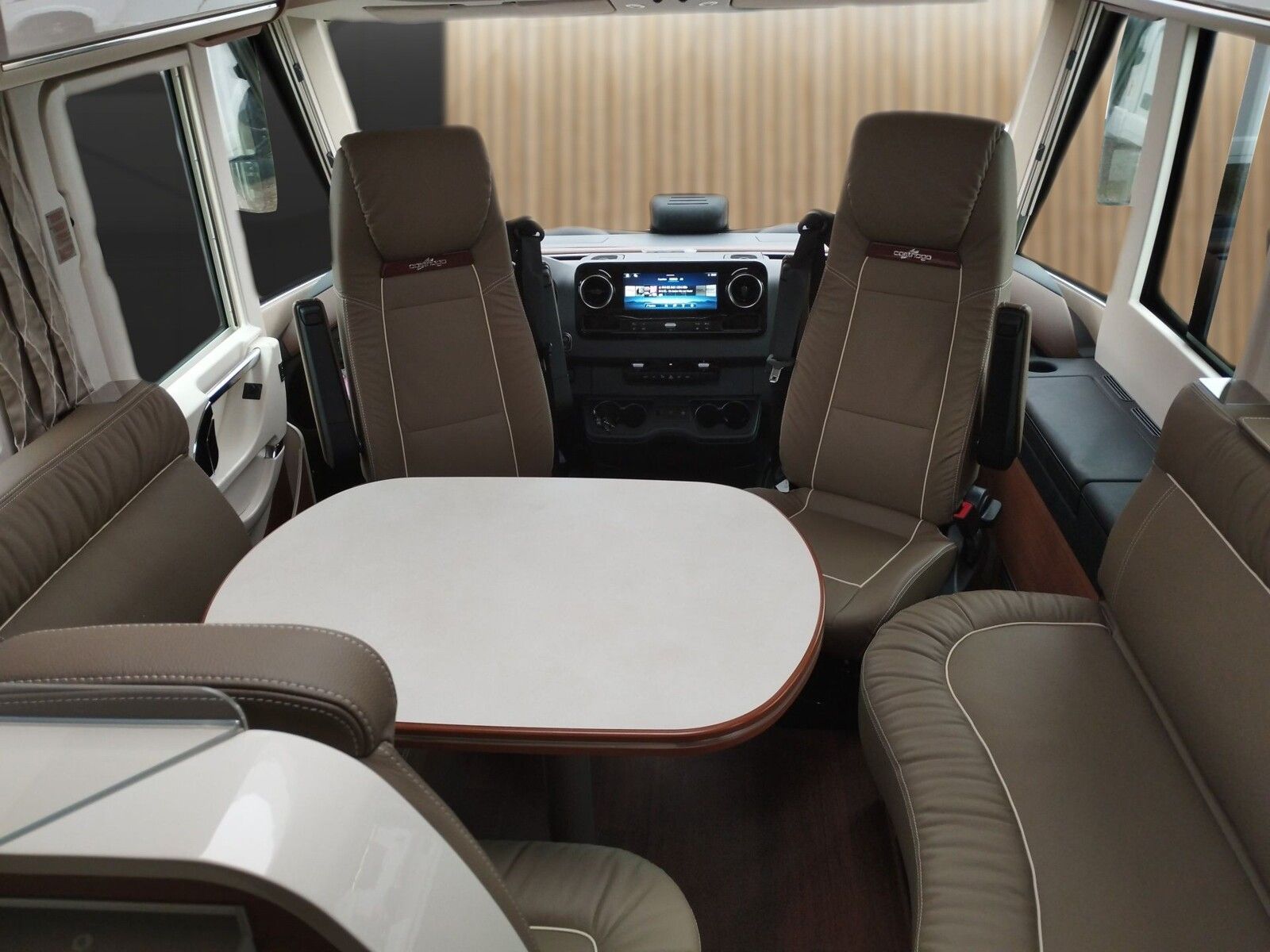 Fahrzeugabbildung Carthago chic c-line xl I 6.2 XL QB 2025, Hubstützen,ACC