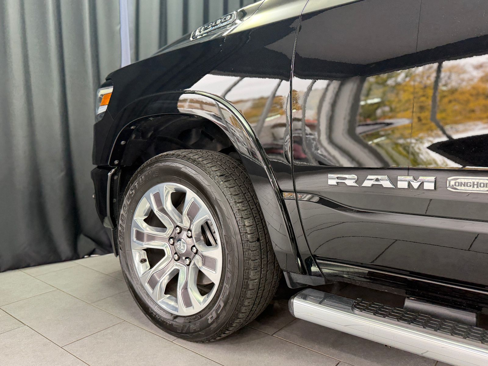 Fahrzeugabbildung Dodge RAM 1500 5.7 HEMI 4x4 Longhorn|AHK|NAVI|PANO