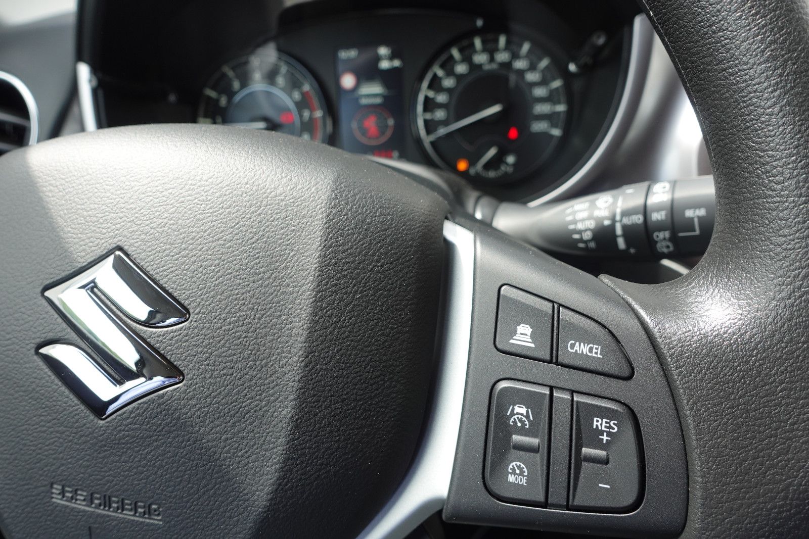 Fahrzeugabbildung Suzuki Vitara 1.4Hybrid Club Navi, Kamera,PDC,LED