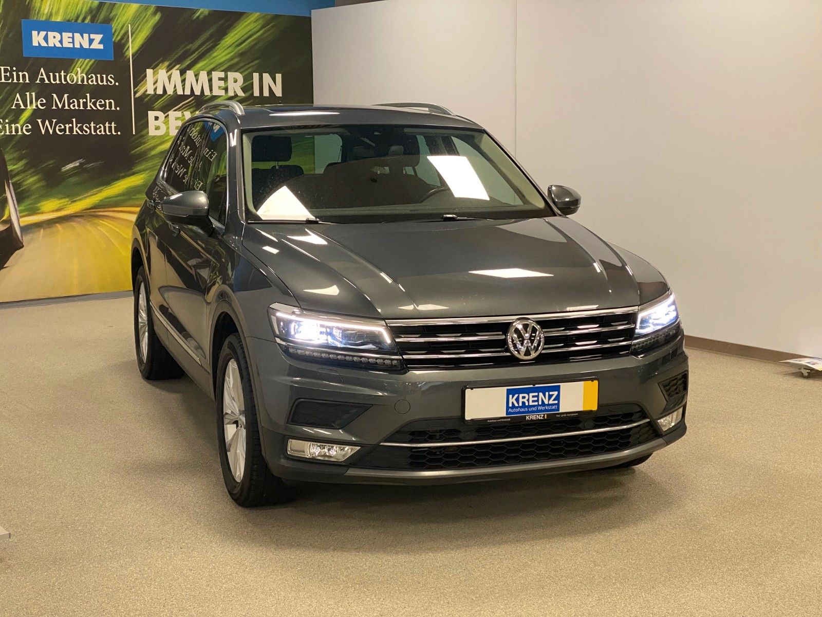 Fahrzeugabbildung Volkswagen Tiguan 2.0 TSI DSG 4MOTION Highline+ACC+DCC+NAVI