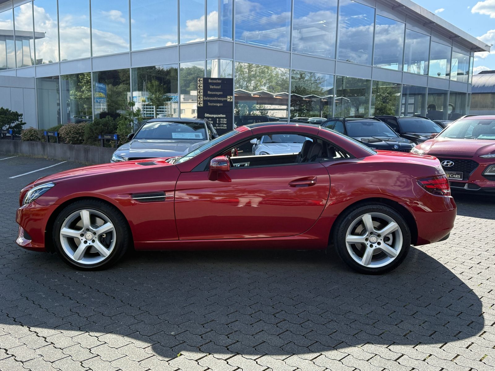 Fahrzeugabbildung Mercedes-Benz SLC 300 AIRSCARF LED NAVI SHZ