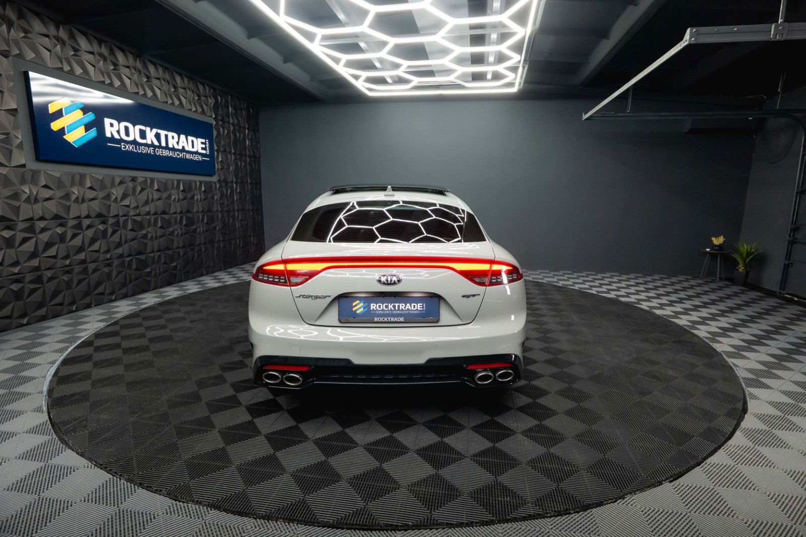 Fahrzeugabbildung Kia Stinger GT 4WD Performance | Pano | ACC | LED