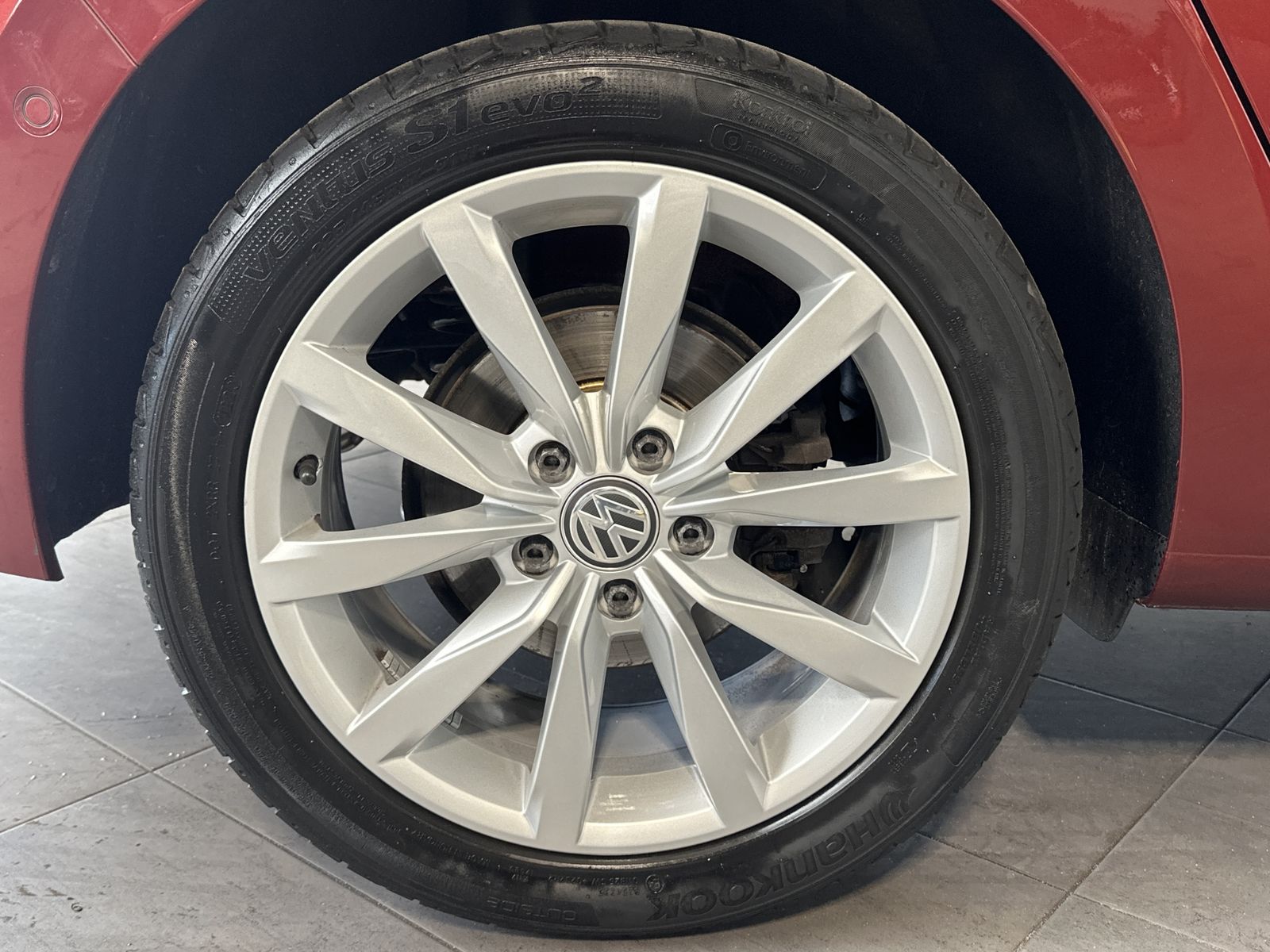 Fahrzeugabbildung Volkswagen Golf Sportsvan 1.5 TSI Highline NAV+LED+ACC+PANO