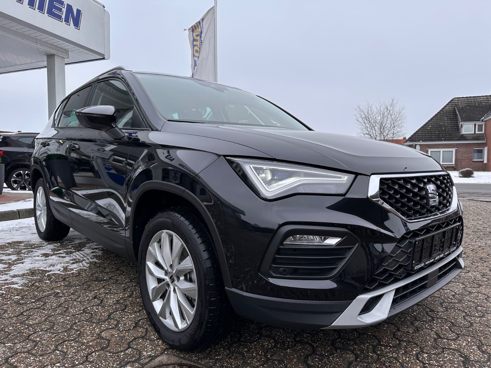Fahrzeugabbildung SEAT Ateca 1.5 TSI Style DSG AHK/Navi/ACC/LED/SHZ/APP