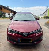 Toyota Auris Hybrid Dynamic - gebrauchte Toyota Auris aus dem Jahr 2019