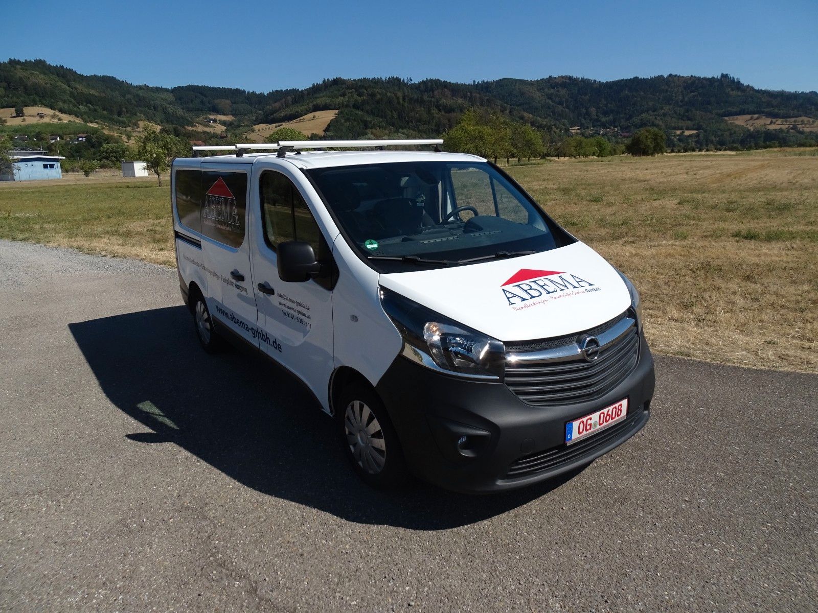 Opel Vivaro - 1