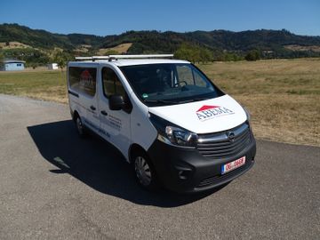 Opel Vivaro - 1