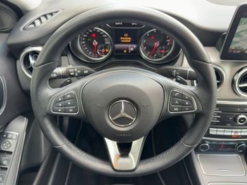 Mercedes GLA 180 - 10