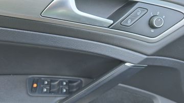 Volkswagen Golf - 9