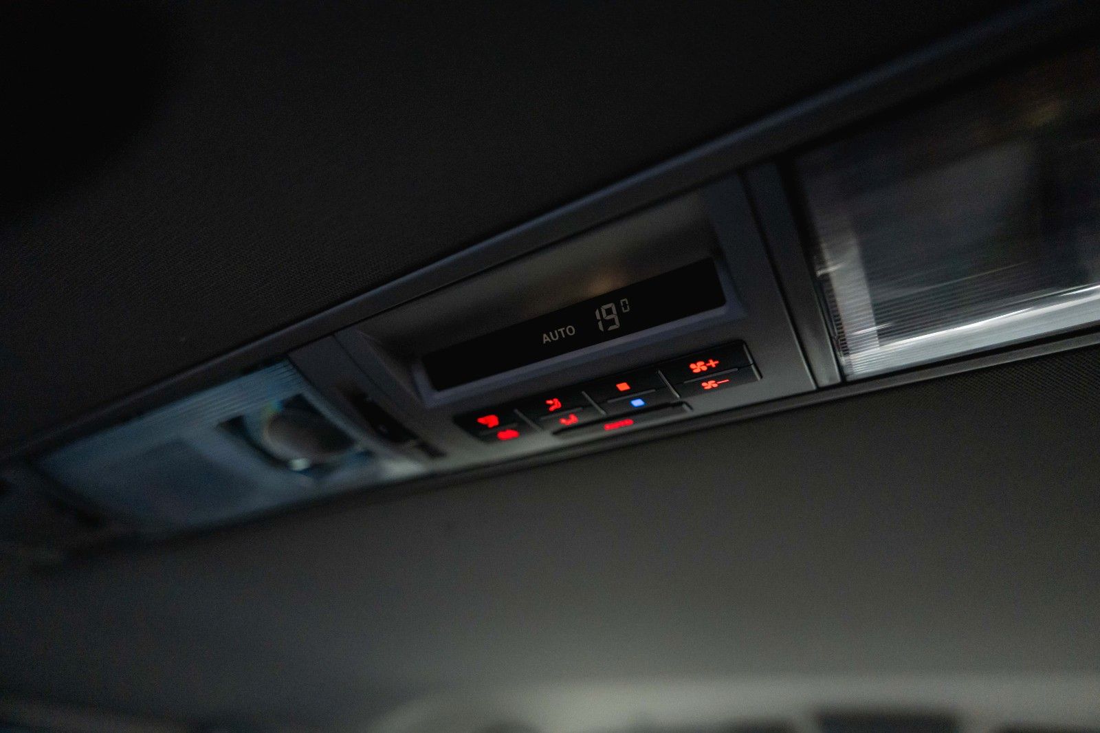 Fahrzeugabbildung Volkswagen T6 Multivan 2.0 TDI DSG Lang *ACC*CarPlay*DAB*