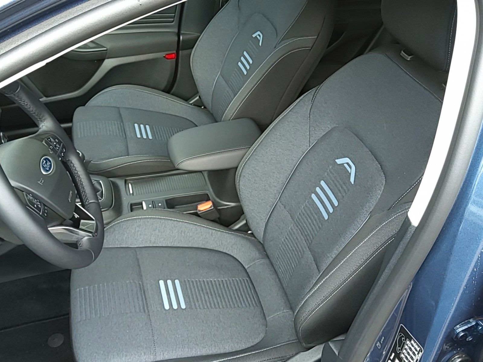 Fahrzeugabbildung Ford Focus Turnier Active Vorführfahrzeug