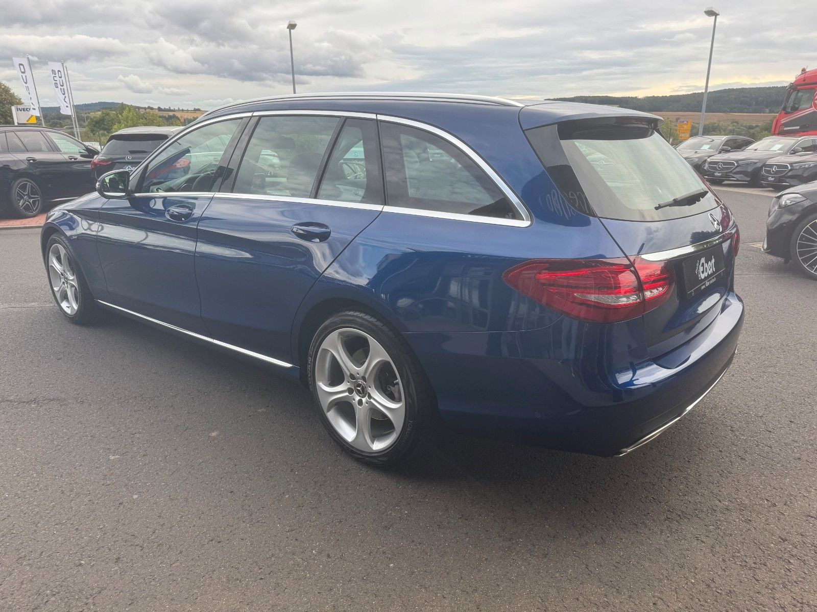 Fahrzeugabbildung Mercedes-Benz C 300 T Avantgarde+Ambiente+LED+IHC+SpiegelP